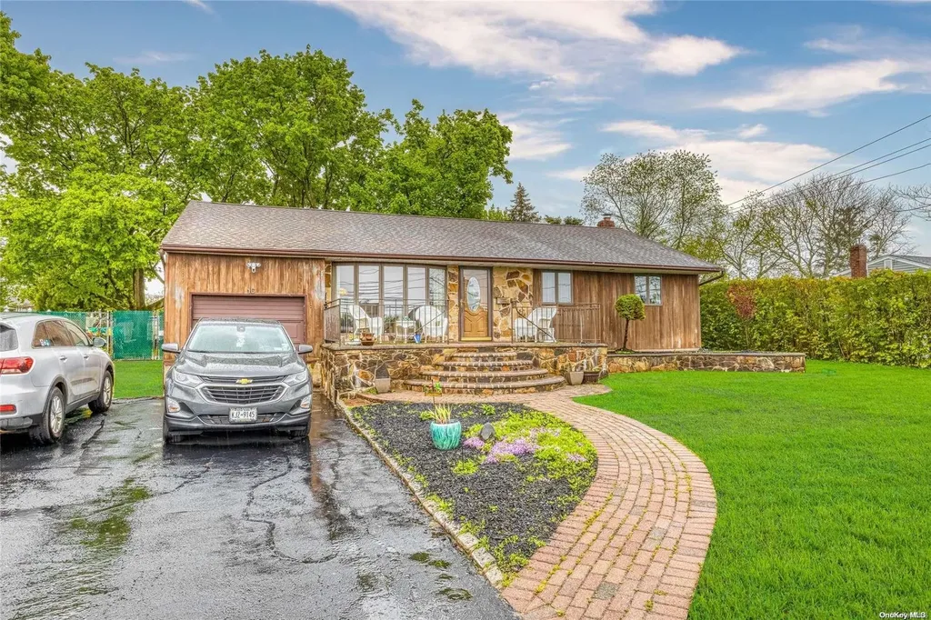 16 Scholar Lane Commack NY 11725