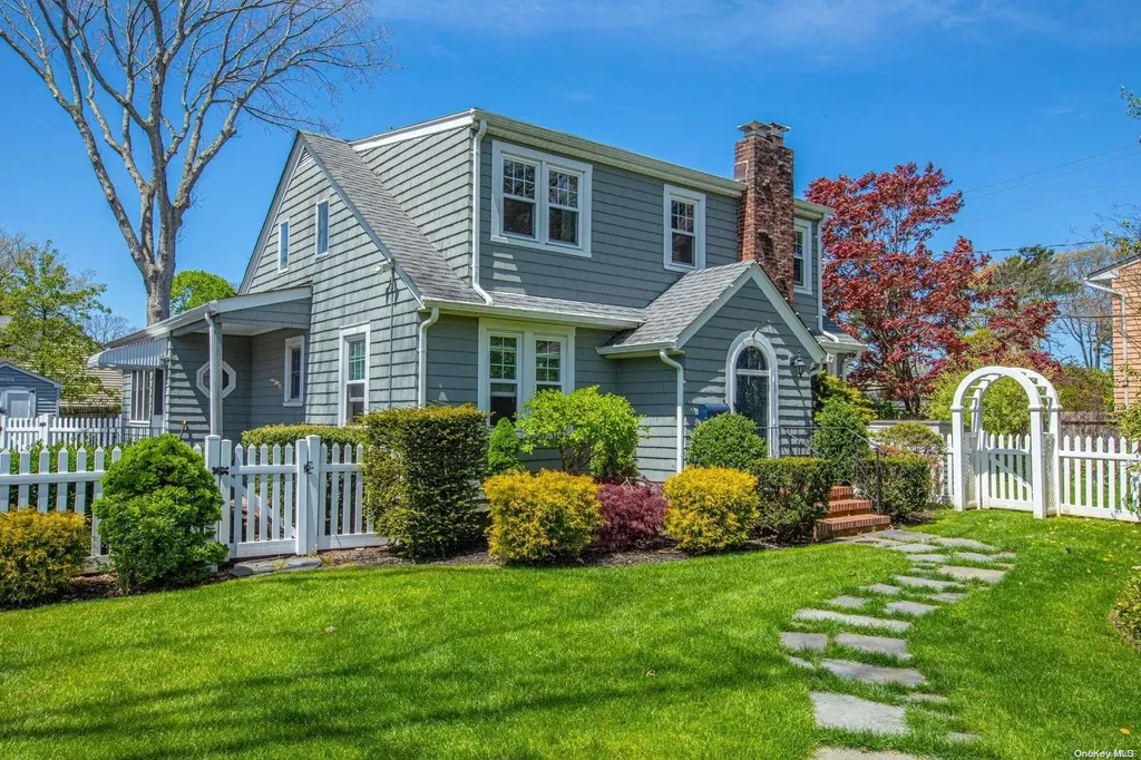 1316 N Windsor Avenue Bay Shore NY 11706
