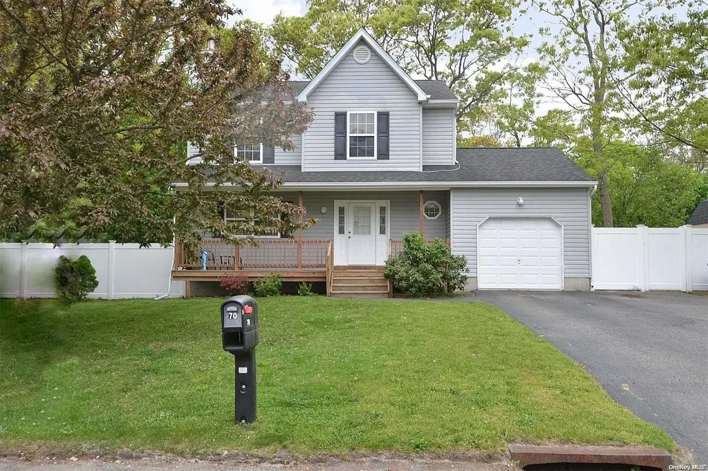 70 Franklin Avenue Mastic NY 11950