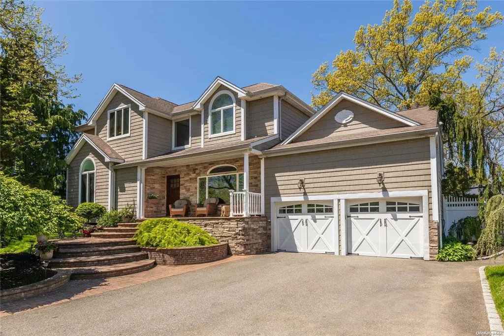 4 Lamplight Lane Dix Hills NY 11746
