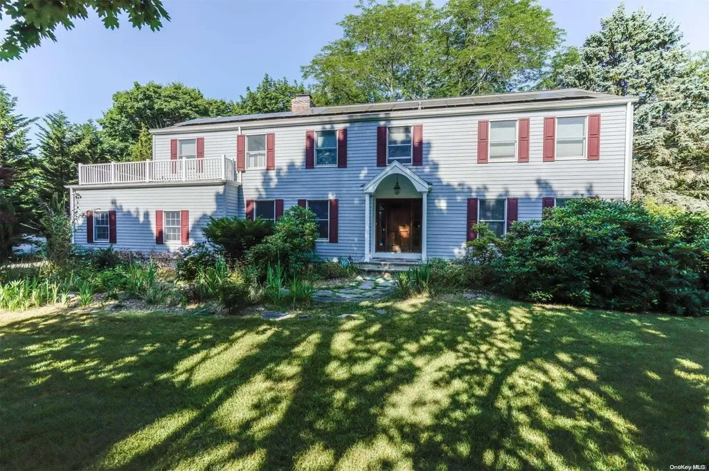 8 Maple Road Setauket NY 11733