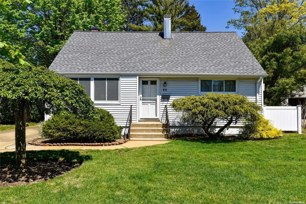 11 Meadow Lane Syosset NY 11791
