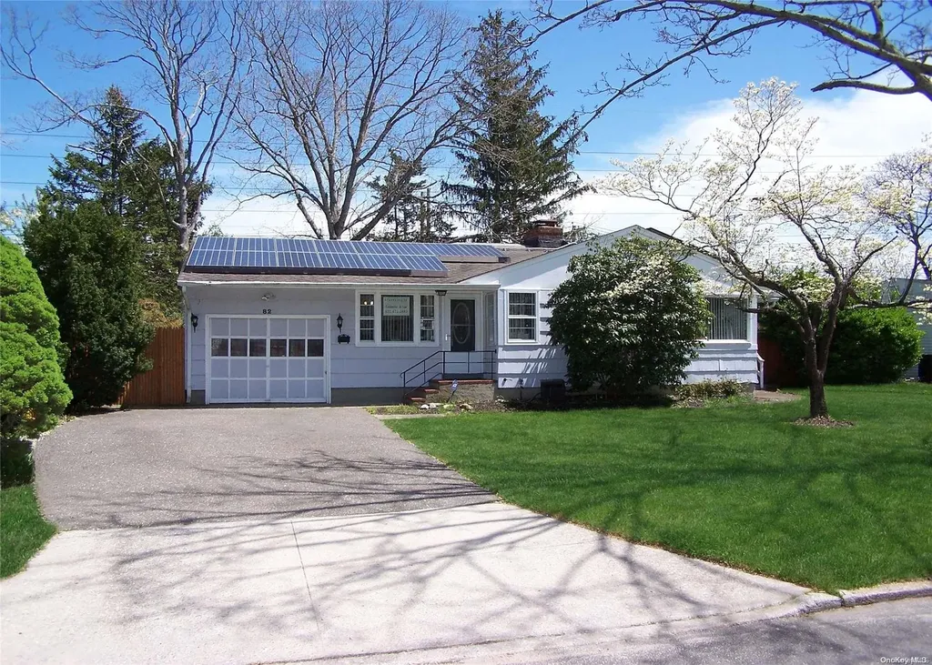 82 Eastwood Boulevard Centereach NY 11720