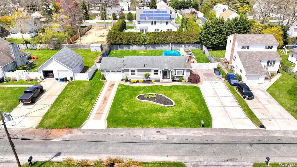 43 Argyle Drive Shirley NY 11967