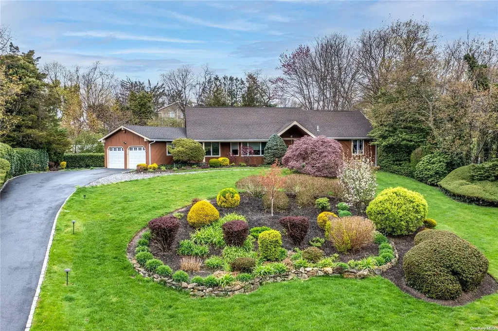29 Peppermill Lane Dix Hills NY 11746