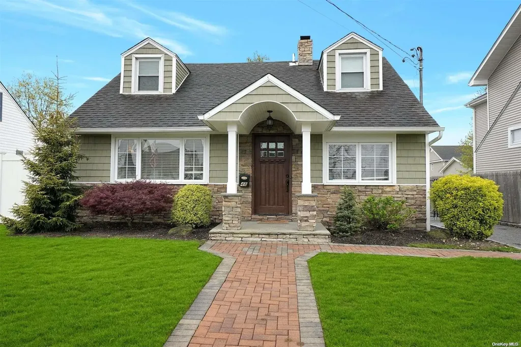 48 Lincoln Place Massapequa NY 11758
