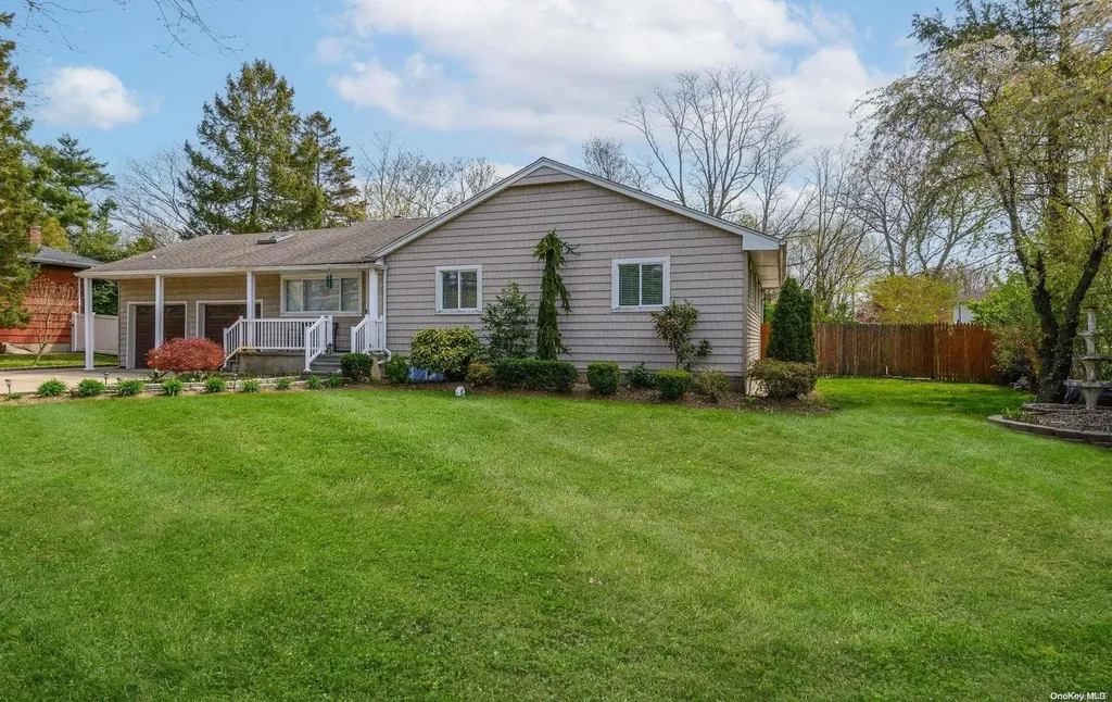 709 Larkfield Road Commack NY 11725
