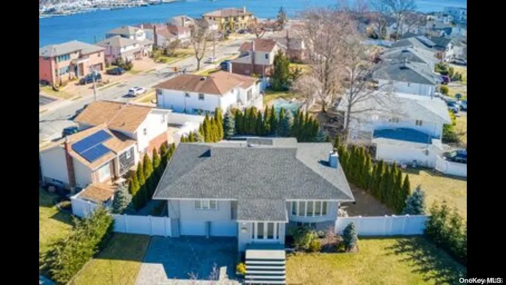 1992 Lowell Lane Merrick NY 11566