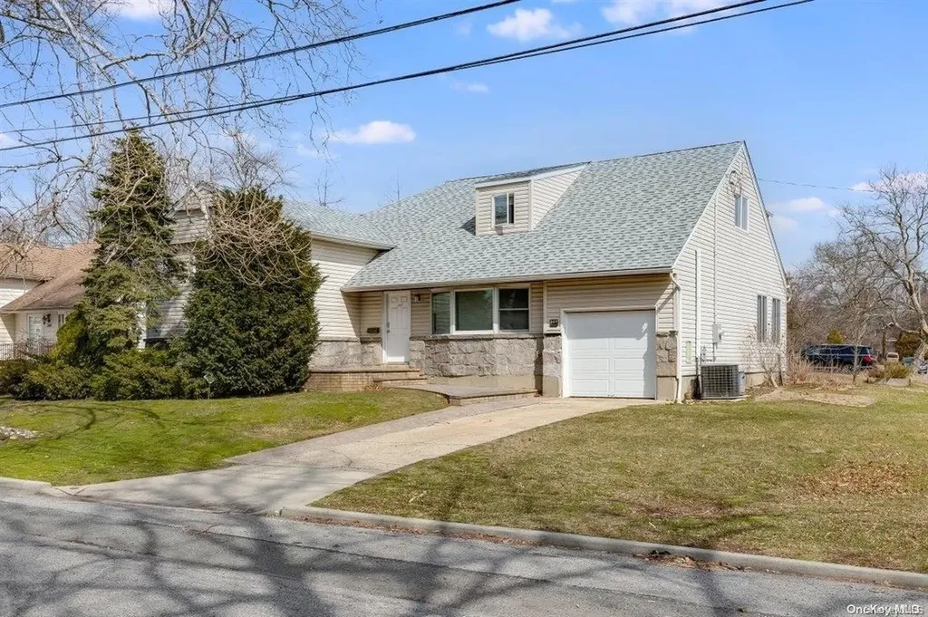 360 Sutton Place Woodmere NY 11598
