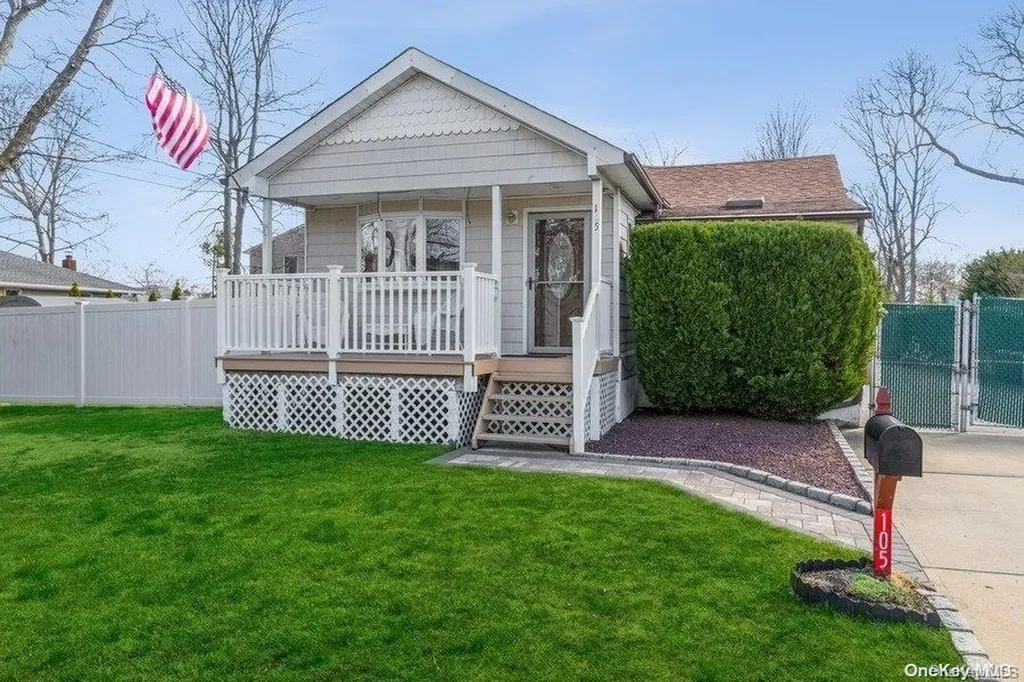 105 Irish Lane East Islip NY 11730
