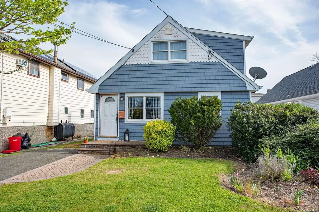 38 Lee Avenue Babylon NY 11702