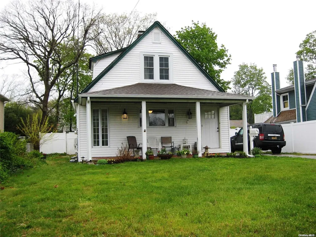 1322 Pine Acres Boulevard Bay Shore NY 11706