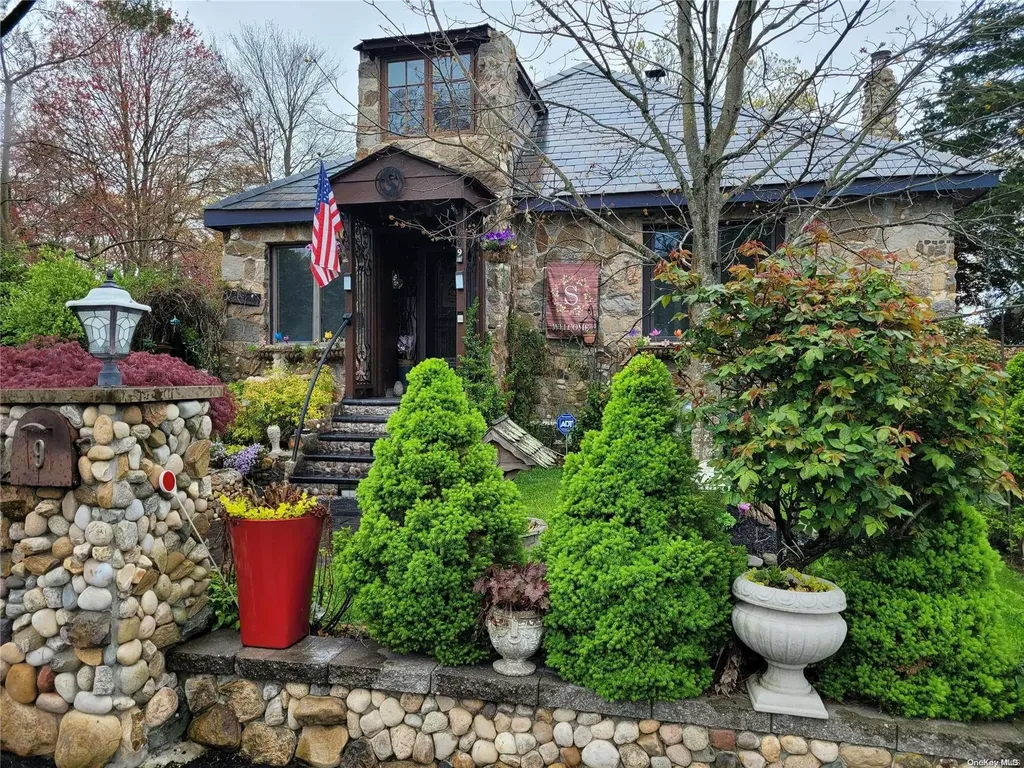 9 Ermine Road Rocky Point NY 11778