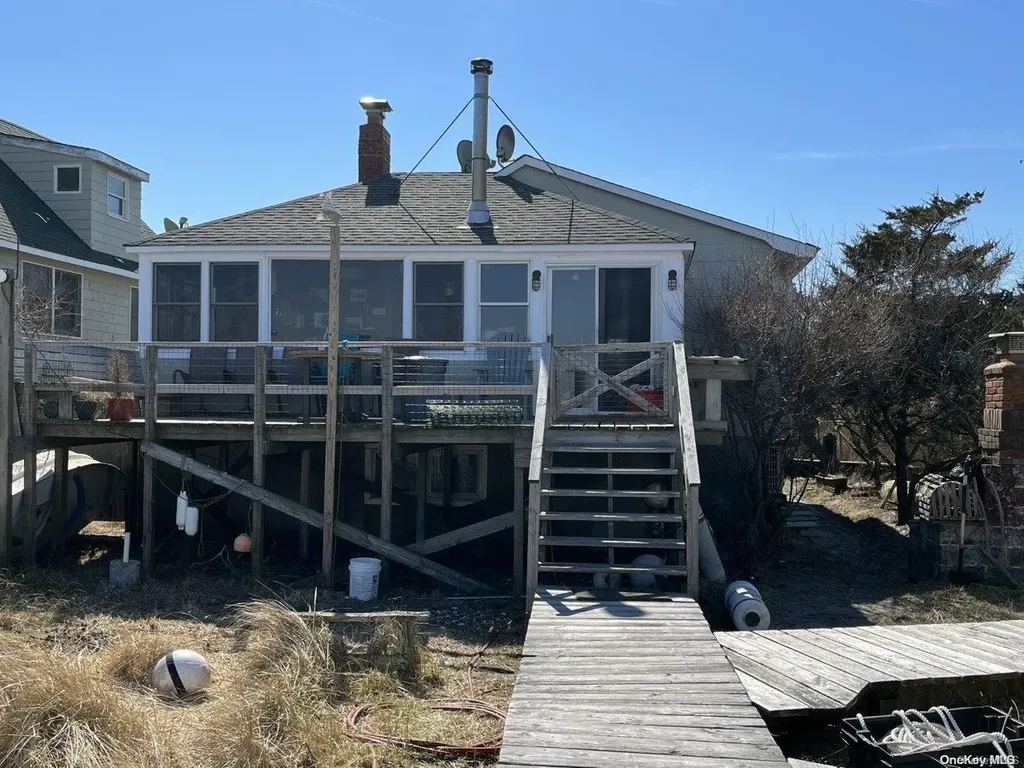 7 E End Walk Atlantique NY 11706