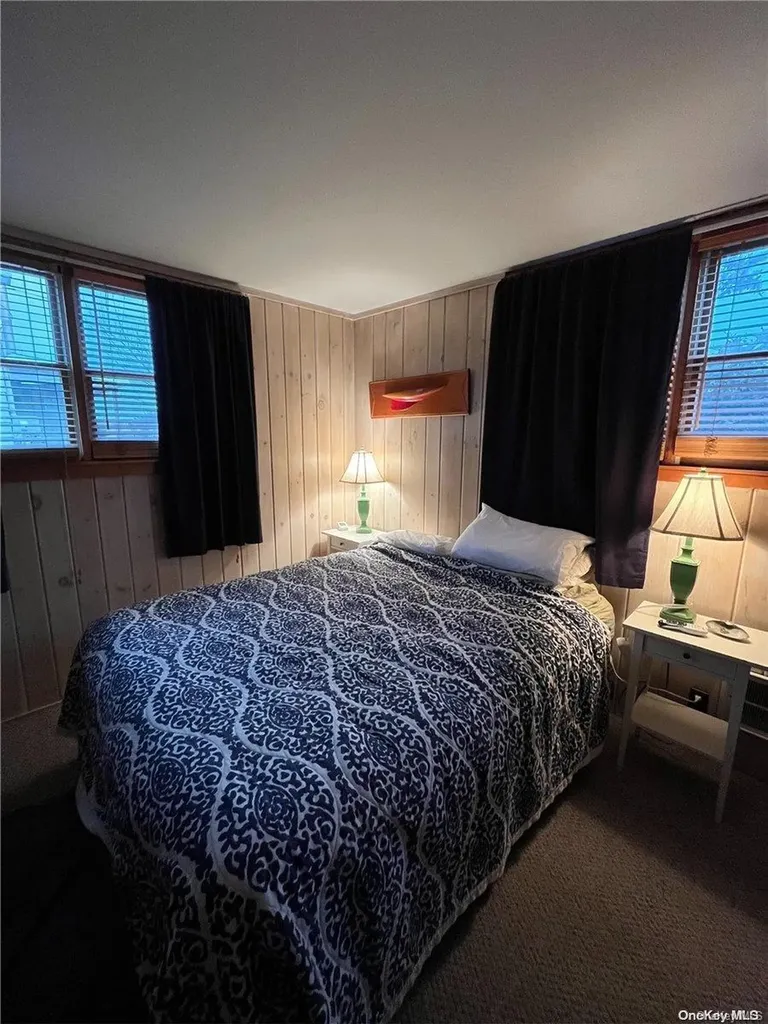 7 E End Walk Atlantique NY 11706