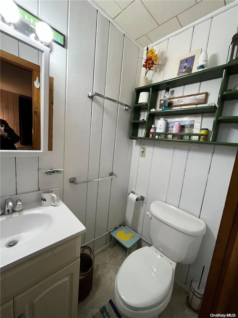 7 E End Walk Atlantique NY 11706