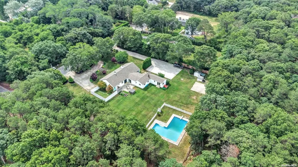 39 Peters Lane Westhampton Beach NY 11978