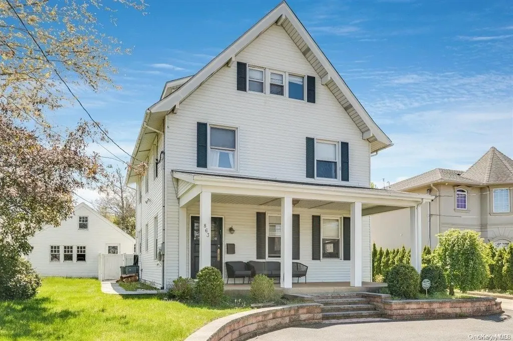 863 W Broadway Woodmere NY 11598