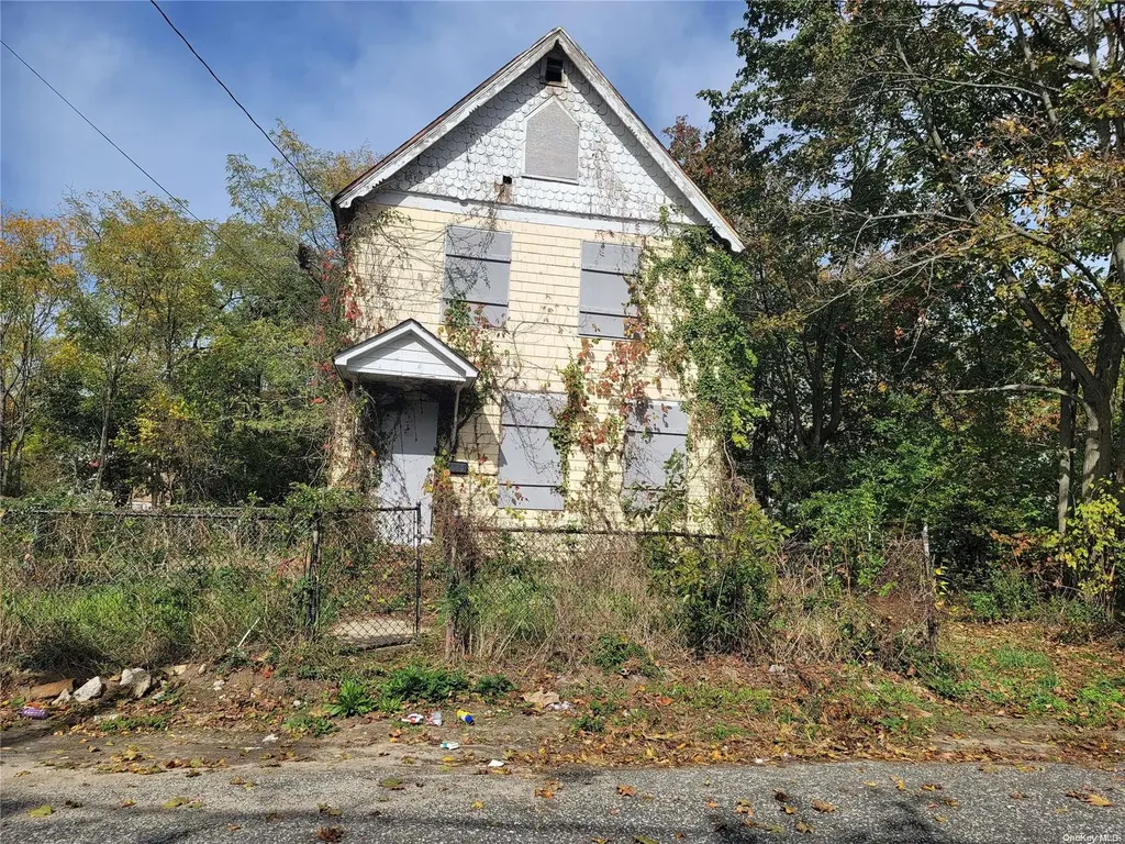 5 South Road Central Islip NY 11722