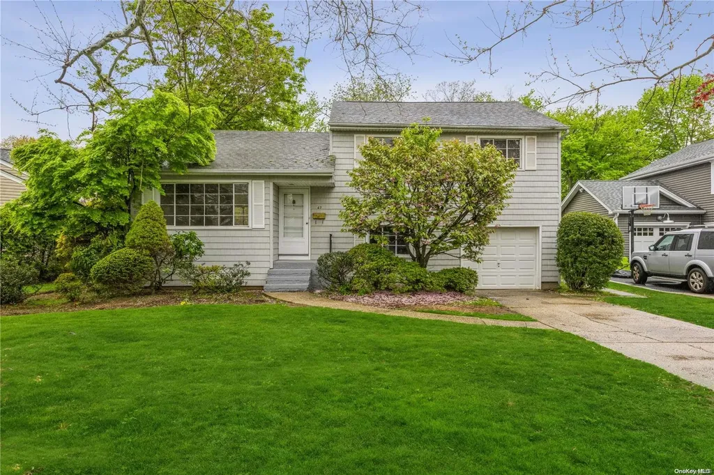 47 Bengeyfield Drive East Williston NY 11596