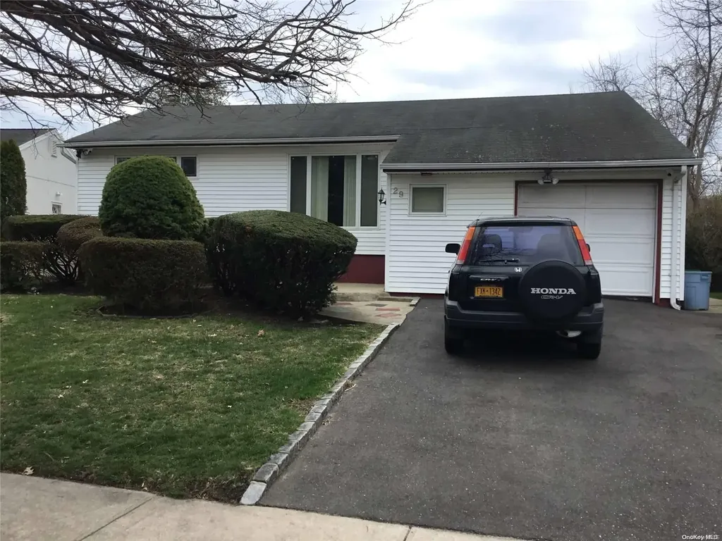 29 Forest Road Valley Stream NY 11581