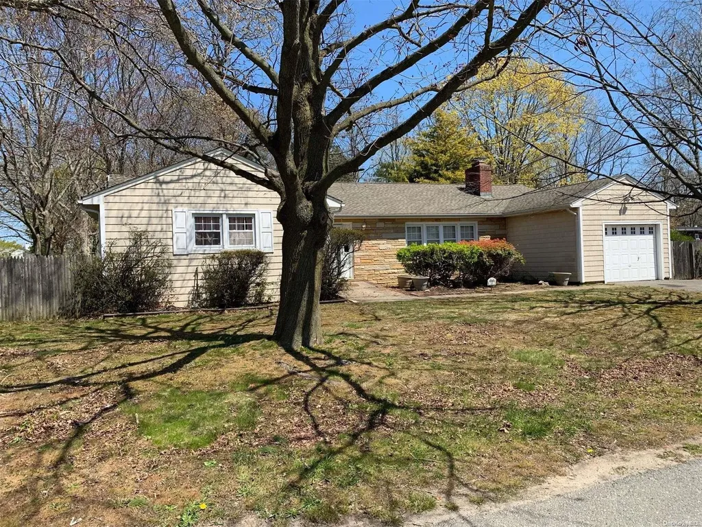 109 Huron Drive Bay Shore NY 11706
