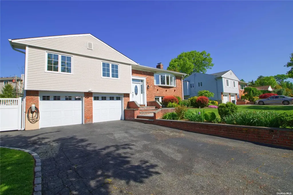 264 Ellen Place Jericho NY 11753