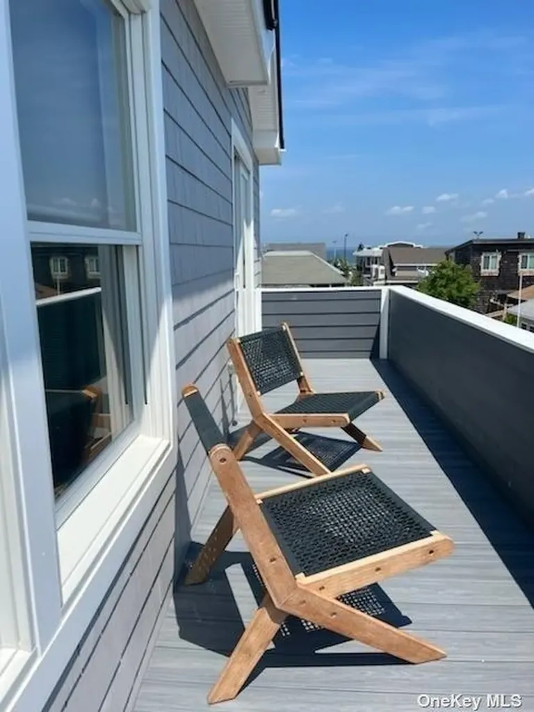 334 Dehnhoff Ocean Beach NY 11770