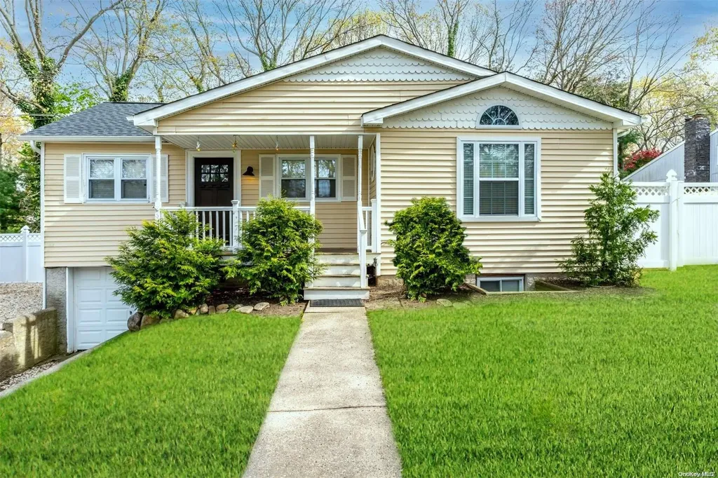 21 7th Street Wading River NY 11792