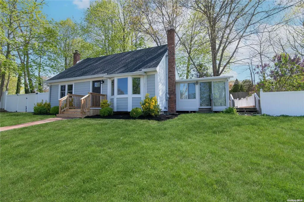 21 Cedar Avenue Sound Beach NY 11789