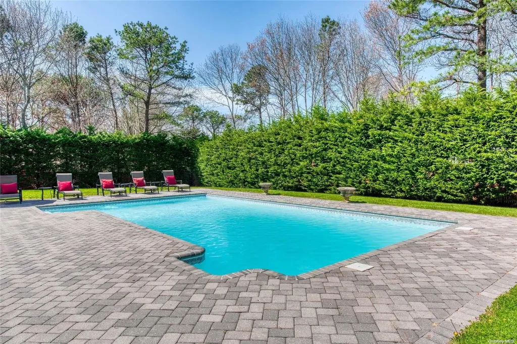 10 Jennifers Path Westhampton Beach NY 11978