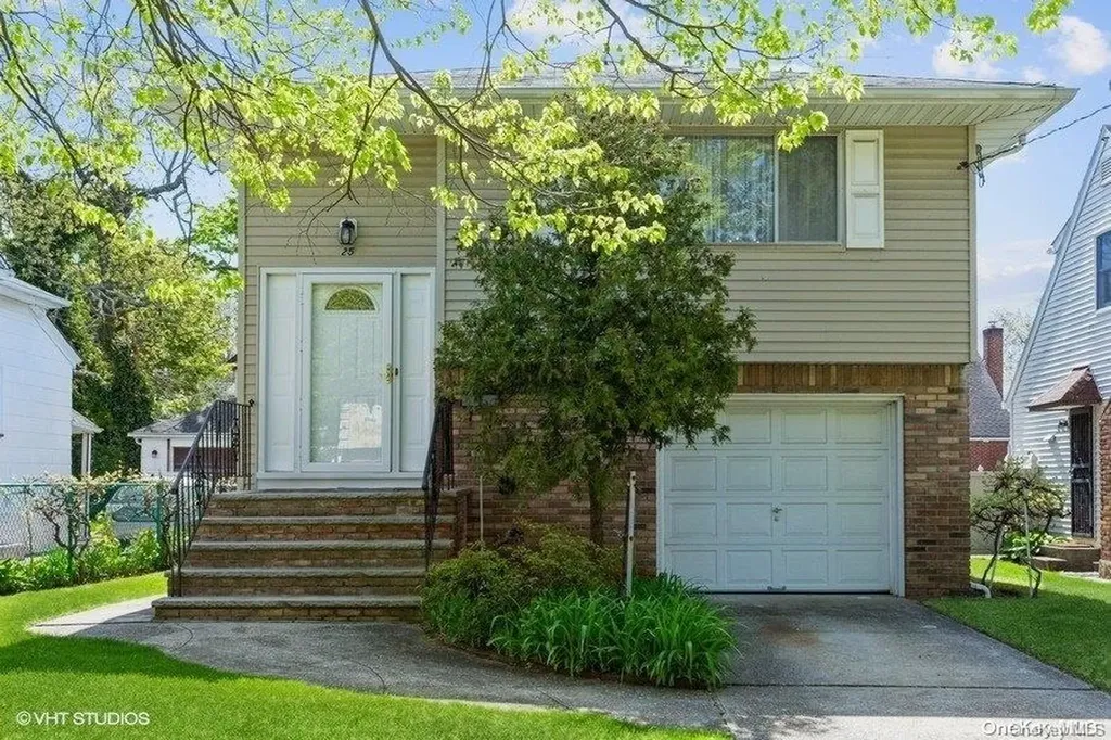 25 Park Avenue Malverne NY 11565