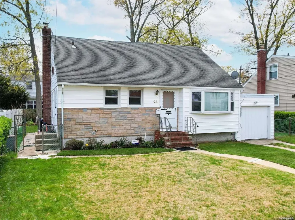 28 Alabama Avenue Hempstead NY 11550