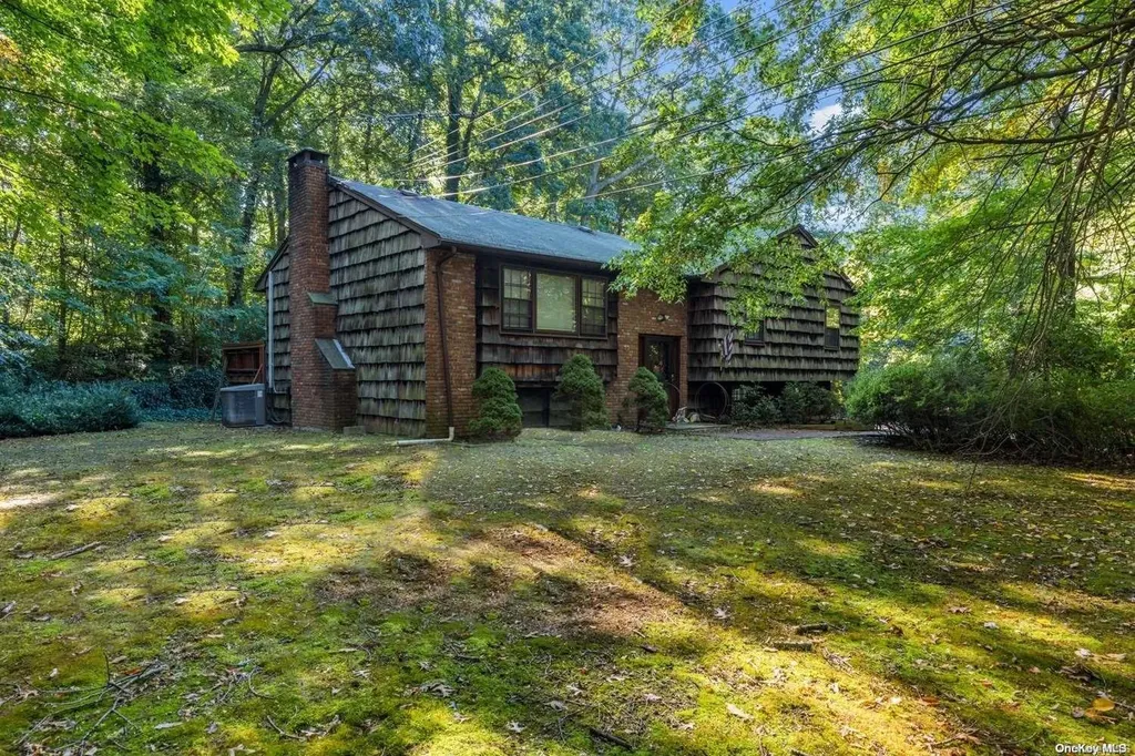 15 Maplewood Drive Northport NY 11768