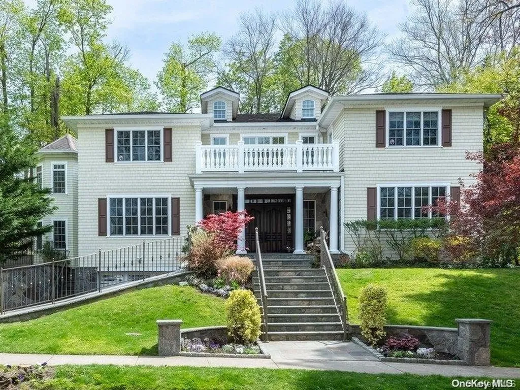 112 Bay Driveway Manhasset NY 11030