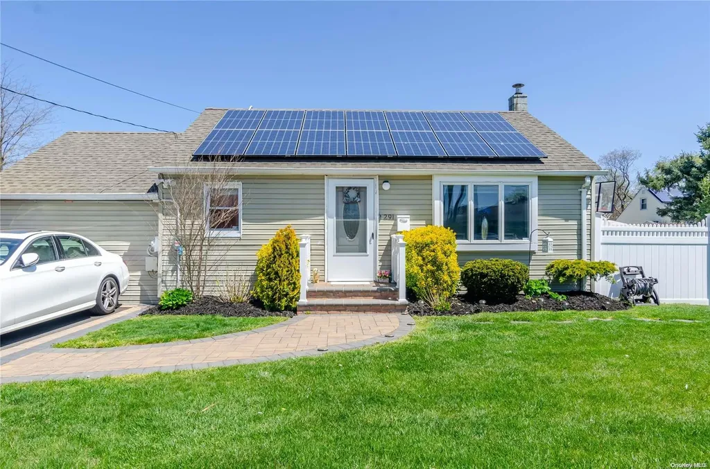 291 4th Avenue Bay Shore NY 11706