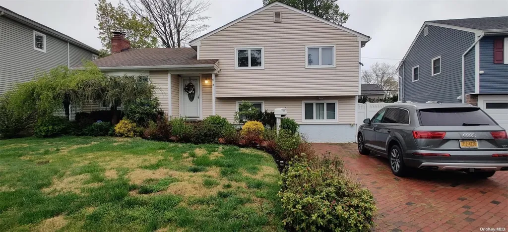 6 Amherst Road Hicksville NY 11801