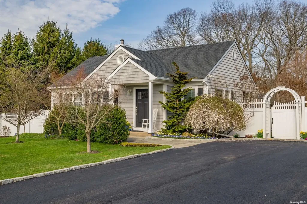 104 Old Farm Road Riverhead NY 11901