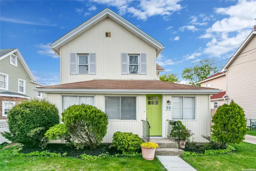 20 Smith Street Freeport NY 11520