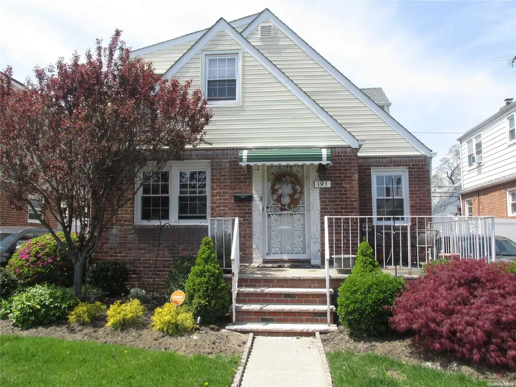 193 Heathcote Road Elmont NY 11003