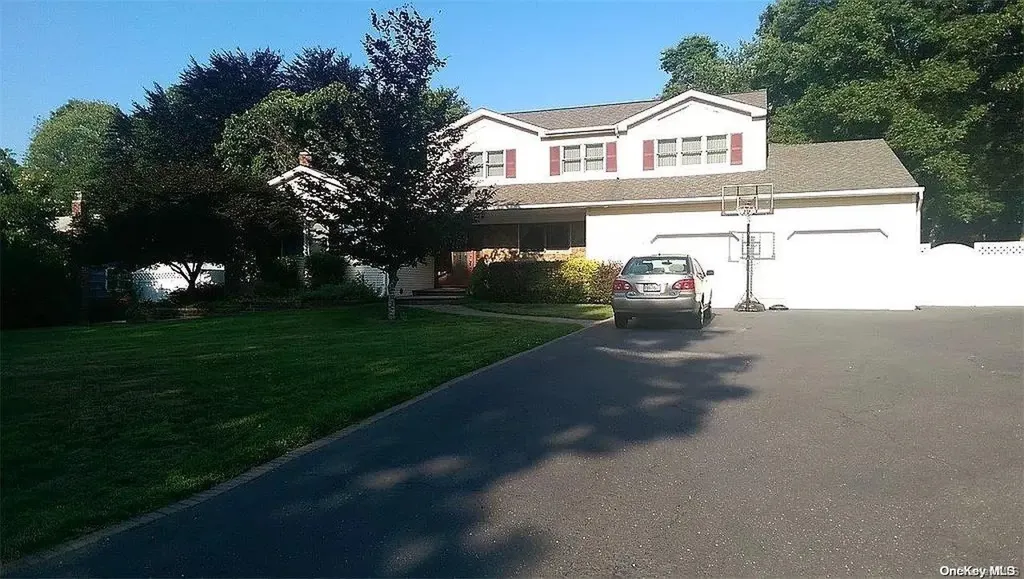 43 Aberdeen Road Smithtown NY 11787