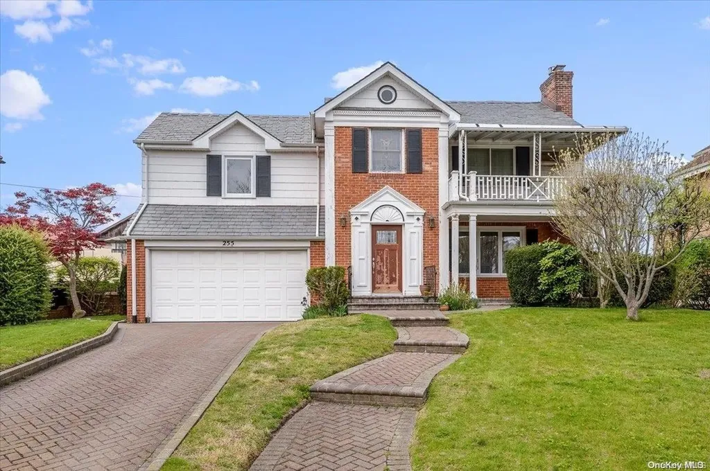 255 E Olive Street Long Beach NY 11561