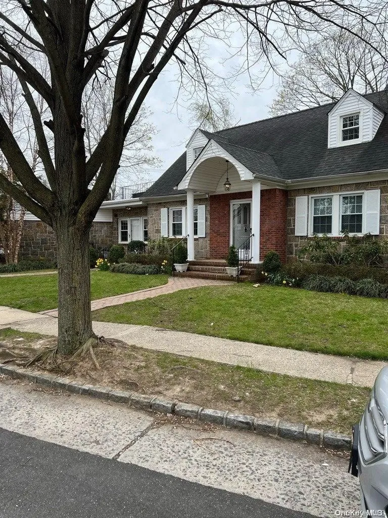 26 Aberdeen Road New Hyde Park NY 11040
