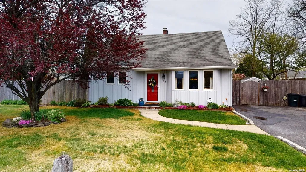 33 Ronkonkoma Boulevard Centereach NY 11720