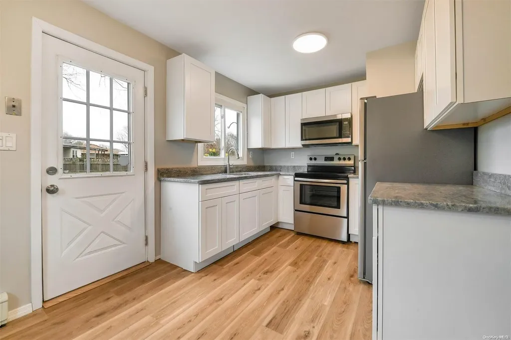 173 Winters Drive Mastic NY 11950