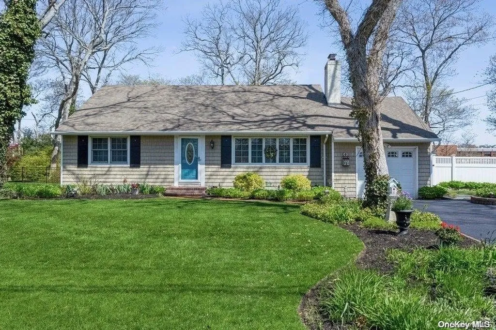 1 Abrew Street Bay Shore NY 11706