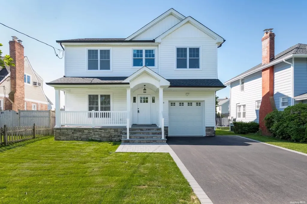 229 Hoke Avenue Oceanside NY 11572