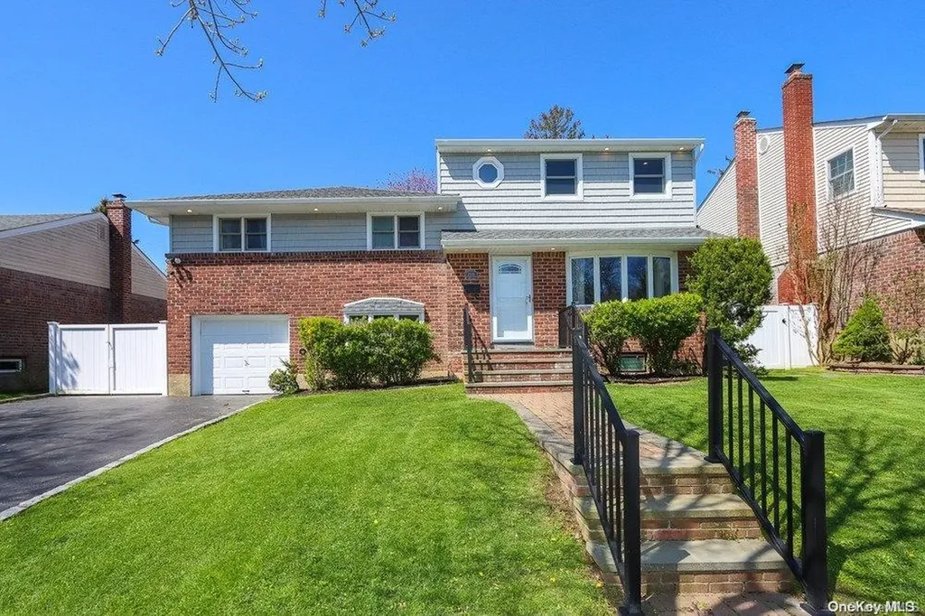 2110 Bit Path Seaford NY 11783