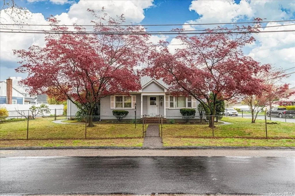 97 Central Avenue Patchogue NY 11772