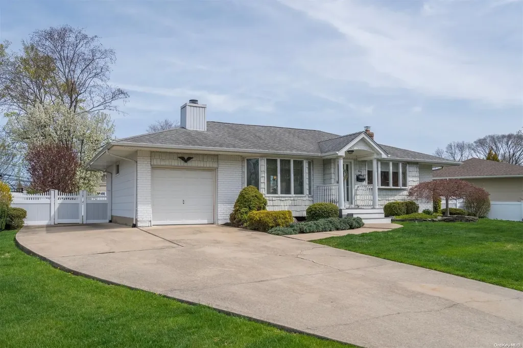 45 Starlight Drive Commack NY 11725